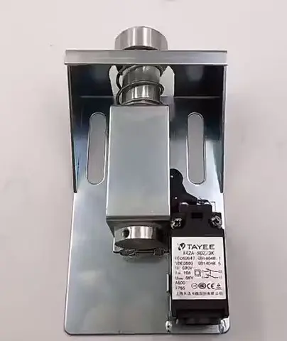 KONE KM5299686G01 ACCESS COVER SWITCH, YÜRÜYEN MERDİVEN KUYU KAPAK SINIR KESİCİ